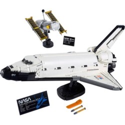 NASA Space Shuttle Discovery